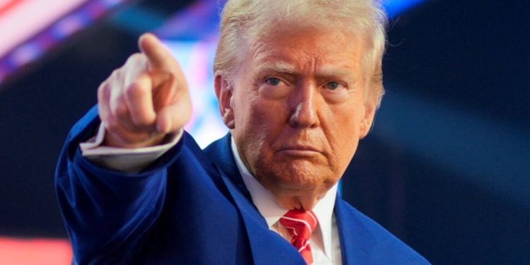 W USA zatrzymano byłego oficera Straży Przybrzeżnej za groźby wobec Donalda Trumpa. Grozi mu do pięciu lat więzienia.