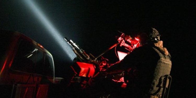 W nocy Rosja przeprowadziła rekordowy atak na Ukrainę, wystrzeliwując 499 dronów i rakiet. Obrona przeciwlotnicza zniszczyła 479 celów, w tym Shahedy i rakiety "Kindżał".