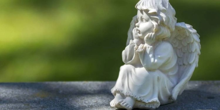 Dowiedz się, kiedy obchodzony jest Dzień Anioła Rostysława, jak pogratulować solenizantowi, co oznacza jego imię i jakie istnieją tradycje.