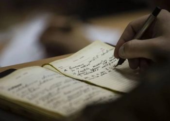 Sprawdź, jak poprawnie pisać: co kolwiek czy cokolwiek. Wyjaśniamy zasady i błędy językowe. Przykłady, reguły i wskazówki.