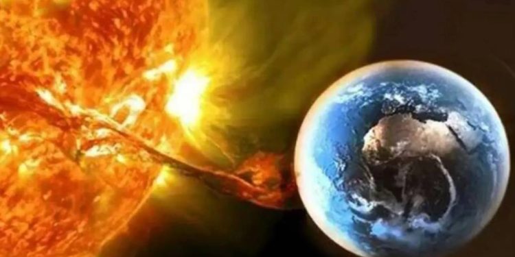 Burza magnetyczna 31 lipca 2025 roku może wpłynąć na zdrowie, technologie i atmosferę. Sprawdź prognozy, skutki i czy możliwe będzie zobaczenie zorzy polarnej w Polsce.