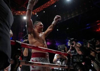 Ołeksandr Usyk znokautował Daniela Dubois w rewanżu na Wembley i został pierwszym niekwestionowanym mistrzem świata w wadze ciężkiej w erze czterech pasów.