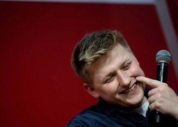 W Niemczech przed sądem stanie komik Sebastian Gotz za żarty o zamachu na Trumpa. Prokuratura oskarża go o nawoływanie do przestępstw.