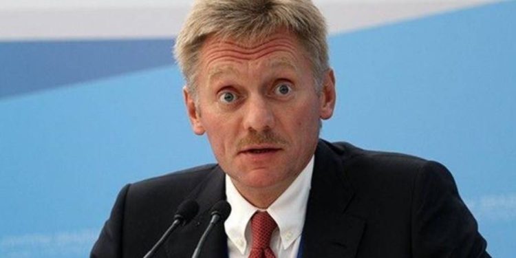 Na Kremlu zaprzeczono informacjom o przygotowaniach do spotkania Putina z Trumpem i Xi Jinpingiem, komentując pogłoski o możliwej wizycie w Chinach we wrześniu.