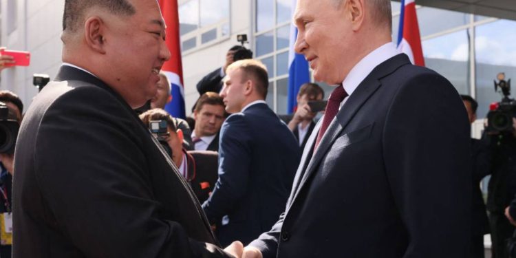 Wywiad Korei Południowej poinformował, że Korea Północna mogła przekazać Rosji ponad 12 milionów pocisków artyleryjskich, wysyłając około 28 tysięcy kontenerów.