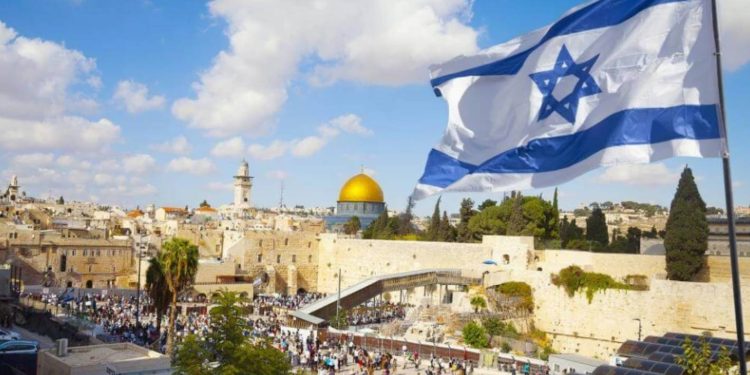 Izrael prosi Chiny o wywarcie presji na Iran, wykorzystując wpływy gospodarcze — na tle konfliktu w Gazie i partnerstwa Pekinu z Teheranem.