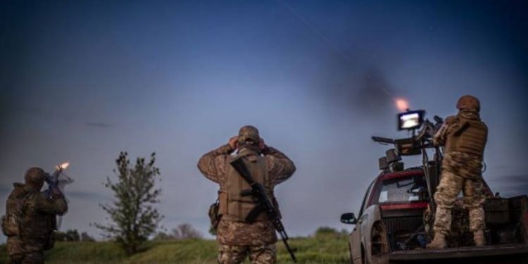 W nocy z 20 na 21 lipca Rosja zaatakowała Ukrainę 426 dronami i 24 rakietami. Obrona powietrzna zniszczyła lub zneutralizowała 224 cele. Zaangażowano lotnictwo, walkę radioelektroniczną i mobilne grupy ogniowe.