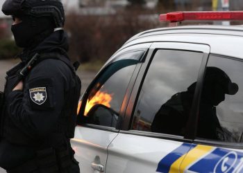 W Wasylkowie nieznany sprawca otworzył ogień do kierowcy Range Rovera. Mężczyzna został hospitalizowany, policja prowadzi śledztwo w sprawie usiłowania zabójstwa.