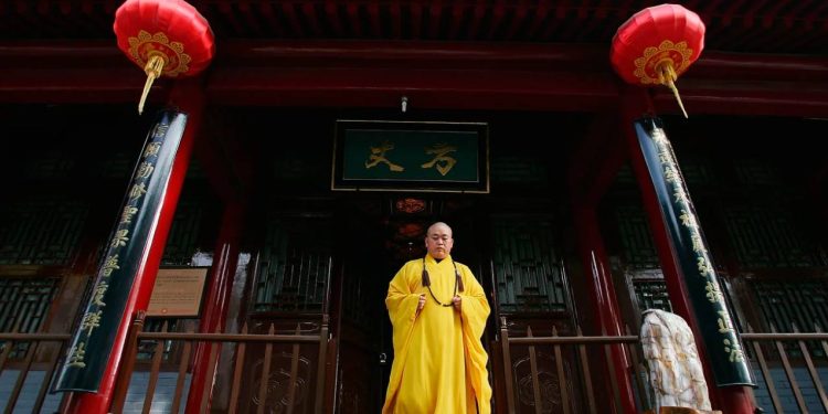 W Chinach przeora klasztoru Shaolin, Shi Yongxina, oficjalnie oskarżono o defraudację majątku świątyni, wykroczenia seksualne oraz naruszenie zakonnych ślubów.