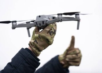 Ukraina i Dania połączyły siły w celu stworzenia systemu przechwytywania dronów z wykorzystaniem sztucznej inteligencji, łącząc doświadczenie bojowe z zachodnimi technologiami obronnymi.