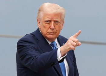 Trump ostrzegł Miedwiediewa za jego groźby wojenne, nazwał gospodarki Rosji i Indii „martwymi” i wezwał rosyjskiego polityka do ostrożności w słowach.