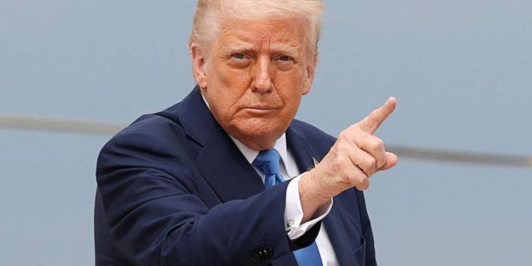Trump ostrzegł Miedwiediewa za jego groźby wojenne, nazwał gospodarki Rosji i Indii „martwymi” i wezwał rosyjskiego polityka do ostrożności w słowach.