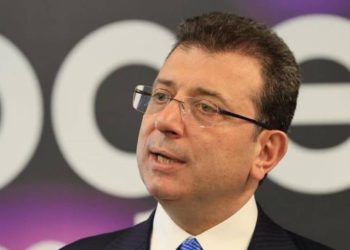 Rywal Erdoğana, burmistrz Stambułu Ekrem İmamoğlu, został skazany na 1 rok i 8 miesięcy więzienia, ale nie zakazano mu jeszcze działalności politycznej.