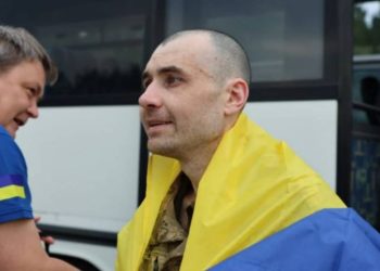 Ukraina przeprowadziła nową wymianę jeńców: wrócili ranni, chorzy, młodzi żołnierze oraz skazani na długie kary, a także zaginieni bez wieści.