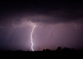 Na 5 lipca na Ukrainie prognozowane są burze, porywisty wiatr i grad. Ogłoszono żółty poziom zagrożenia. Pogoda może utrudnić pracę transportu i służb komunalnych.