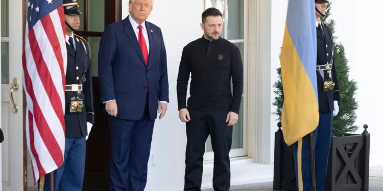 Donald Trump w rozmowie z Wołodymyrem Zełenskim wezwał Ukrainę do przejścia do ofensywy i poparł ataki na Rosję, uznając to za sposób wpływu na Kreml.