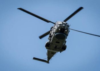 Wojskowy helikopter spadł do rzeki koło Grimmy w Niemczech. Pilot jest uznawany za zaginionego, na miejscu wypadku nastąpił wyciek paliwa, trwają działania ratunkowe.