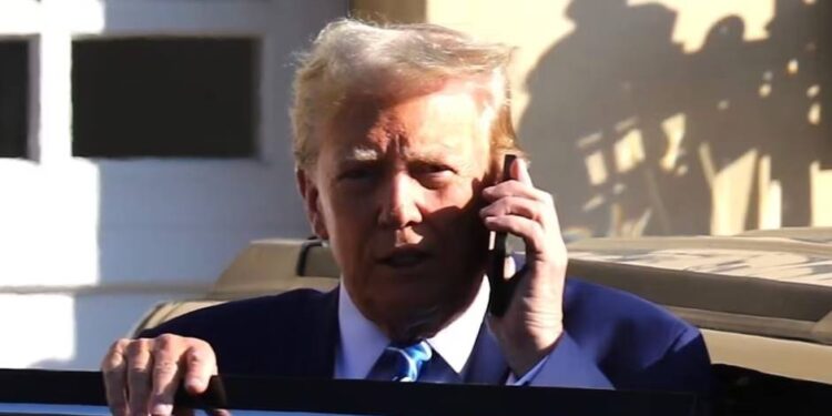 Donald Trump omówił z Łukaszenką uwolnienie więźniów politycznych oraz przyszłe spotkanie z Putinem na Alasce.