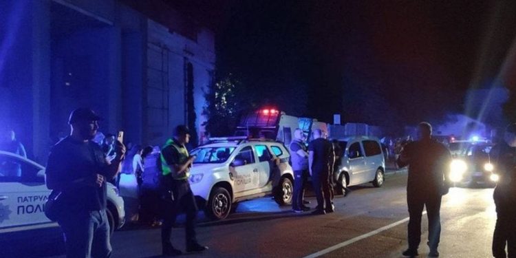 W Winnicy doszło do starć między policją a protestującymi w pobliżu punktu TCR po zatrzymaniu mężczyzny poszukiwanego za unikanie służby wojskowej.