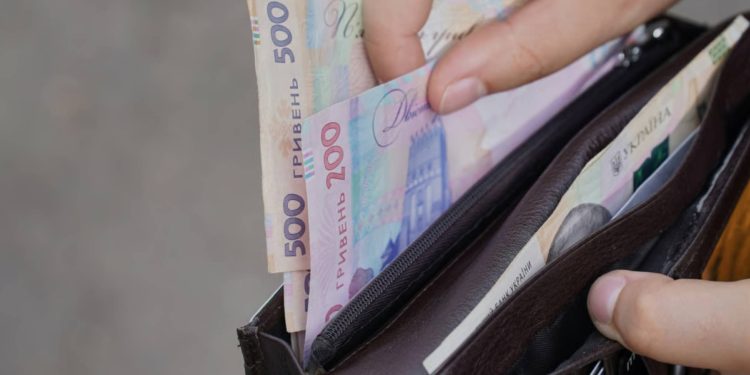 NBU prognozuje, że średnie wynagrodzenia Ukraińców będą rosły do 2027 roku, choć tempo wzrostu będzie stopniowo maleć w warunkach inflacji.