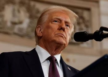 Trump zarządził rozmieszczenie dwóch atomowych okrętów podwodnych po ostrych wypowiedziach Miedwiediewa, wskazując na zagrożenie prowokacjami i możliwe konsekwencje dla bezpieczeństwa.