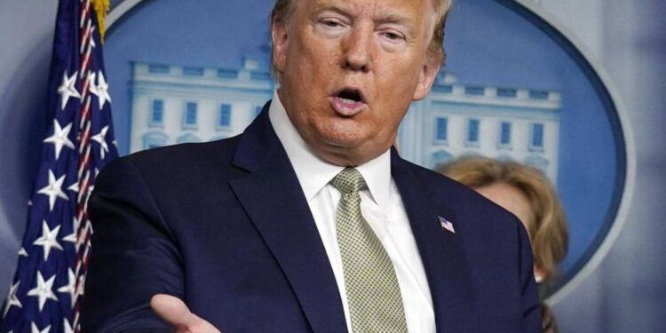 Trump zapewnił przywódców UE, że podczas spotkania z Putinem na Alasce nie będzie omawiać ukraińskich terytoriów i zażąda rozmów z Zełenskim.
