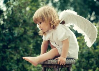 Find out when Renata’s Name Day is celebrated, the meaning of the name, celebration traditions, and ideas for greeting cards, poems, and gifts.
