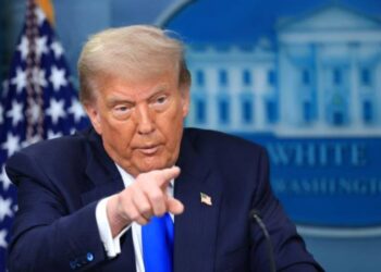 Trump skrytykował Bidena za opóźnienie w udzieleniu Ukrainie zgody na użycie amerykańskiej broni dalekiego zasięgu przeciwko Rosji, ostateczna zgoda została wydana jesienią 2024 roku.