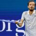Rosyjski tenisista Daniił Miedwiediew wywołał skandal na US Open, obrażając sędziego podczas meczu przeciwko Francuzowi Benjaminowi Bonzi.