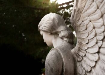 Dzień Anioła Świętosława: poznaj historię święta, znaczenie imienia, daty, tradycje oraz najlepsze życzenia wierszami i prozą.