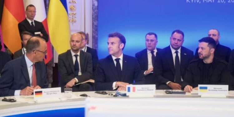 Koalicja „Zdecydowanych” ograniczyła liczbę żołnierzy dla Ukrainy z powodu ograniczonych zasobów i ryzyka prowokacji ze strony Moskwy, szkolenie instruktorów trwa dalej.