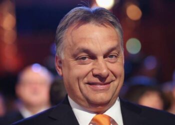 Węgry odmówiły podpisania oświadczenia UE potępiającego ataki Rosji na Ukrainę; UE planuje wzmocnić wsparcie i przyspieszyć nowe sankcje.