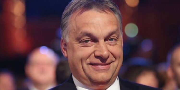 Węgry odmówiły podpisania oświadczenia UE potępiającego ataki Rosji na Ukrainę; UE planuje wzmocnić wsparcie i przyspieszyć nowe sankcje.