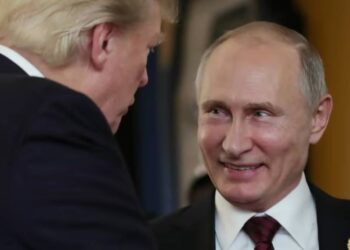 Putin nie zamierza spełnić ultimatum Trumpa dotyczącego zawieszenia broni na Ukrainie. Kreml czeka na zakończenie operacji w czterech regionach przed negocjacjami.