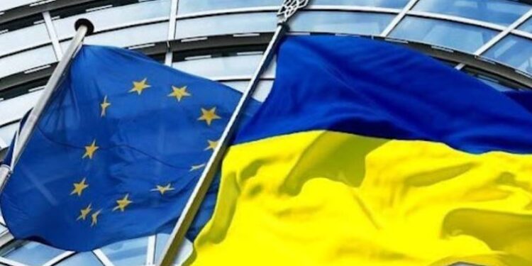 UE i Ukraina domagają się udziału Zełenskiego w szczycie Trump-Putin oraz zaostrzenia sankcji przeciwko Rosji w celu pokojowego rozwiązania konfliktu.