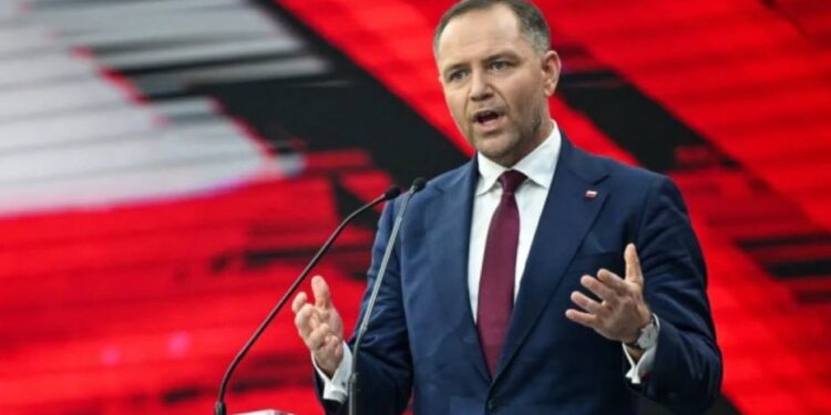 Ambasada Ukrainy w Polsce wyjaśniła weto prezydenta Nawrockiego wobec zmian w ustawie dotyczącej pomocy uchodźcom i przedstawiła zalecenia dla obywateli.