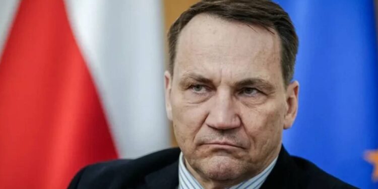 Polska zaprosiła do siebie dowódcę „Magyara”, mimo sankcji Węgier, które zabraniają mu wjazdu. Prezydent zlecił sprawdzenie sytuacji.