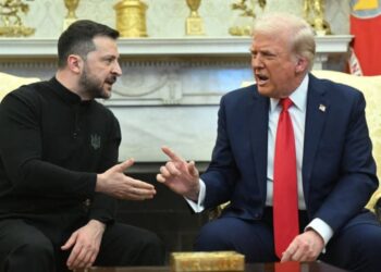 73% Ukraińców niezadowolonych z przywództwa USA, jednak 70% uznaje konieczność udziału Waszyngtonu w rozmowach pokojowych — badanie z 2025 roku.