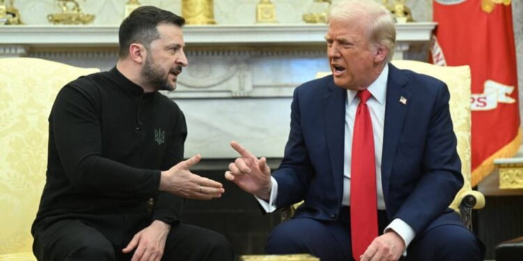 73% Ukraińców niezadowolonych z przywództwa USA, jednak 70% uznaje konieczność udziału Waszyngtonu w rozmowach pokojowych — badanie z 2025 roku.