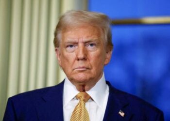 Trump oświadczył, że spotkanie z Putinem na Alasce może przyczynić się do zawieszenia broni na Ukrainie, a dyskusję nad umową pokojową pozostawia Zełenskiemu i Putinowi