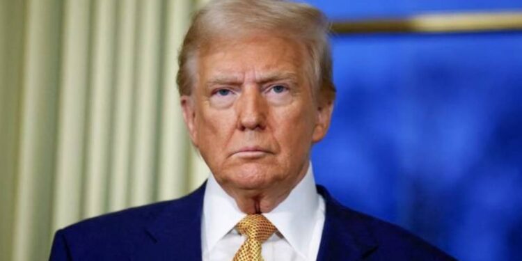 Trump oświadczył, że spotkanie z Putinem na Alasce może przyczynić się do zawieszenia broni na Ukrainie, a dyskusję nad umową pokojową pozostawia Zełenskiemu i Putinowi