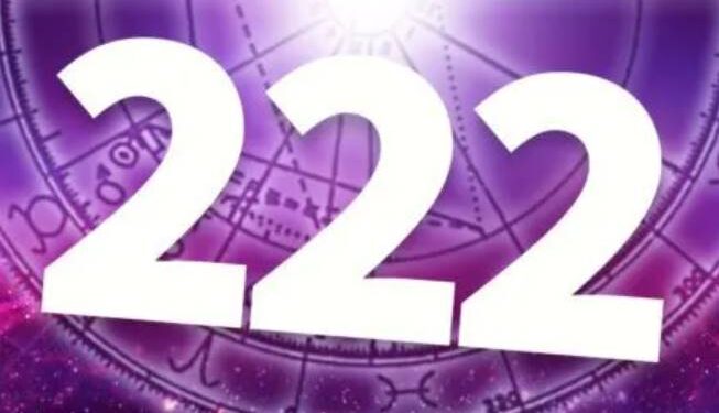 Dowiedz się, co oznacza liczba anioła 222. Odkryj jej przesłanie w numerologii, duchowości i miłości oraz sprawdź, jak wpływa na Twoje życie.