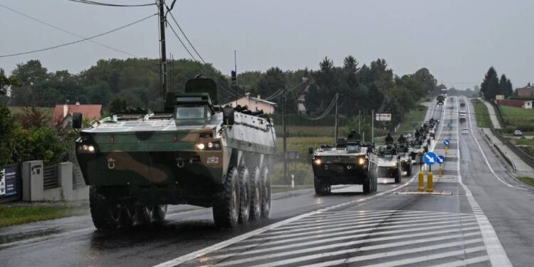 W Polsce wystartowały strategiczne manewry Iron Defender-25 z udziałem 30 tysięcy żołnierzy i 600 jednostek sprzętu. Ćwiczenia obejmują ląd, morze i powietrze.