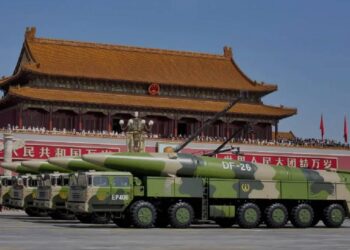 Chiny podczas parady w Pekinie po raz pierwszy zaprezentowały międzykontynentalny pocisk DF-61 oraz pełny arsenał nuklearnej triady, przy okazji 80. rocznicy zakończenia II wojny światowej.