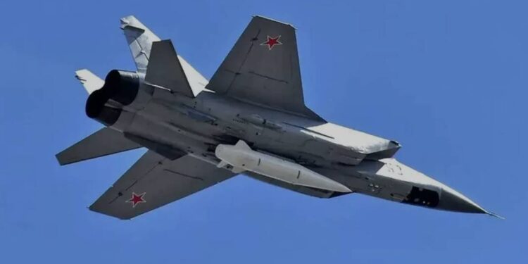 Moskwa oświadczyła, że jej myśliwce MiG-31 nie naruszyły przestrzeni powietrznej Estonii, a przelot odbył się nad wodami neutralnymi Morza Bałtyckiego zgodnie z międzynarodowymi zasadami.