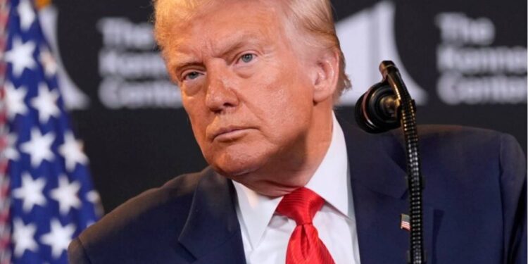 Trump nakazał przerzucić wojsko do Portland w celu ochrony obiektów federalnych, mimo sprzeciwu władz lokalnych oraz protestów przeciwko polityce migracyjnej.