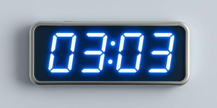 Dowiedz się, co oznacza godzina 03:03 na zegarze. Symbolika lustrzanych godzin, ich interpretacja w numerologii oraz duchowe wskazówki dla twojego życia.