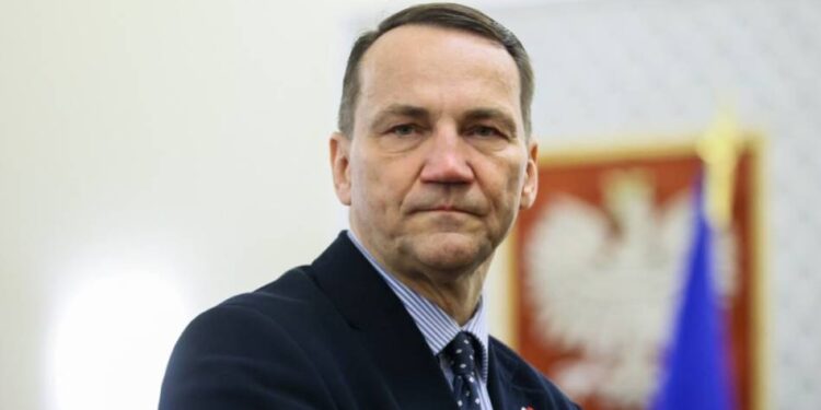 Prezydent Polski Karol Nawrocki oraz szef MSZ Radosław Sikorski udadzą się do USA na rozmowy z Donaldem Trumpem i Marco Rubio dotyczące Ukrainy i bezpieczeństwa.