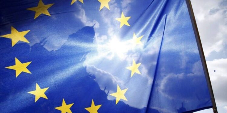 56% obywateli UE popiera rozszerzenie wspólnoty. Największe poparcie w Danii i Szwecji, gdzie prawie 80% mieszkańców jest "za".