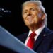 Donald Trump domaga się 15 mld USD od The New York Times i Penguin Random House, oskarżając ich o zniesławienie oraz wyrządzenie szkody jego biznesowi i reputacji.